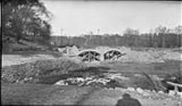 Building a pond at the Riverdale Zoo, [Toronto, Ont.] 3 Nov., 1917