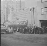 Crowd at the Victoria Theatre to see "Joan of Arc", [Quebec, P.Q.], 6 Feb., 1949 1947