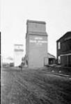Elevators at Red Deer, [Alta.] 11 Oct. 1925