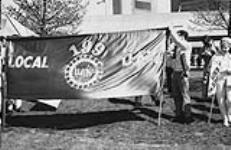 Banner Local 199, U.A.W n.d.