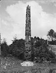 Haida Totem Pole on Fraser St 1945
