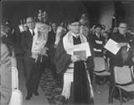 Procession entering synagogue, 1400 Coldrey Ave., Ottawa, Ont. 1961 1961