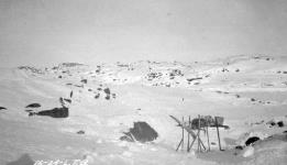 [Inuit-style cache]. Original title: Eskimo cache March 1924.