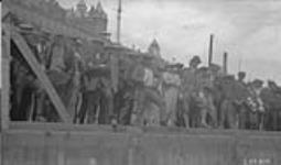 Crowd on King's Wharf as the "Arctic" sailed 1 July 1925