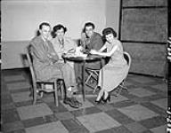 [C.B.F. 'Sur nos ondes', avec Jean-Maurice Bailly et Jean Desprez], Radio-Canada, Montréal, P.Q. v.1944-1953 V.1944-1953