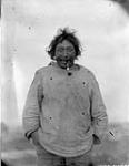 [Inuk man with a pipe]. Original Title: Eskimo vers 1928