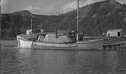 [Typical Inuit schooner of smaller size] Original title: Typical Eskimo schooner of smaller size 1937