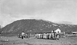 Pique-nique des Dames auxiliaires, Pangnirtung (T.N.-O.), juillet 1936 juillet 1936.