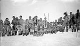 [Kingnukson Inuit] Original title: Kingnukson natives April 1936.