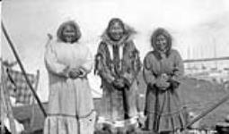 [Inuit women, Aklavik, Northwest Territories, ca. 1926] Original title: Eskimo women, Aklavik, N.W.T., ca. 1926 c.a. 1926