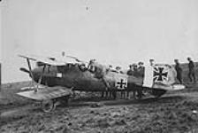 [Allied troops examining captured Albatross aircraft of the Luftwaffe, France] [ca. 1918].