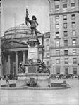 Maisonneuve Monument, Place d'Armes, Montreal, P.Q. [Sculpted by Louis Philippe Hébert, 1850-1917] 1928 1928