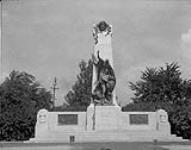 Monument to Dollard des Ormeaux at Montreal, P.Q. [Sculpted by Alfred Laliberté] n.d.