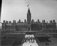 [Ceremonies at Parliament Hill, Ottawa, Ont., on death of King Edward VII. ] [1910]