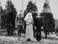 Infirmière militaire Sophie Hoerner (au centre) 1917