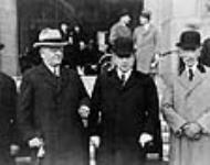 Rt. Hon. Mackenzie King with the Premiers of Quebec and Ontario at the Dominion-Provincial Conference 3 novembre 1927.