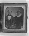 Docteur et madame William G. Middleton (née Henrietta Allan). Ce portrait a probablement été pris plutôt que le no. 2 (Dr. Middleton seul) ca. 1854.