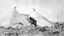 Skin tents 1926.
