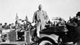 Rt. Hon. W.L. Mackenzie King speaking during the federal election campaign ca. July 1926