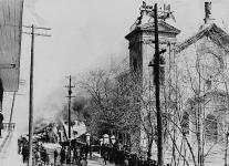 La coupole de la tour de la basilique s'est écroulée durant l'incendie Mar. 1922