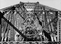 Membrure supérieure et contreventement vus du chariot mobile, travée nord, pont de Québec 15 Oct. 1915