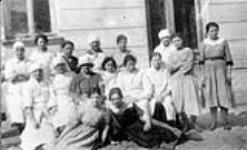 Membres probables du personnel soignant de l'hôpital de campagne anglo-russe June 1916