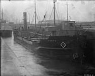 Great Lakes vessel - Barge WINONA in lock - Canada Steamship Lines 1930