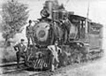 Toronto, Hamilton & Buffalo Railways, locomotive #22 and crew ca. 1900-1910