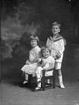 3 Children from the Larocque Group, J. Missie in centre August 1917