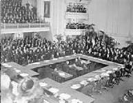Les Alliés autour de la table de conférence - Traité de Versailles 1919
