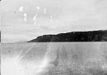 West side Préfontaine Bay, [N.W.T.], 1905 1905.