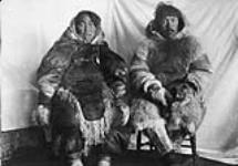 Melichi and his wife, Cape Fullerton, Northwest Territories, March 8, 1905.  Iwilic tribe 8 mars, 1905.