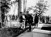 (Prince of Wales' visit to Canada) H.R.H. greets General Currie [at Government House, Ottawa, Ont.] Aug. 28 - Sept.] n.d.