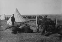 « Gun pit » (Trou à canon - Batterie A, Régiment de l'Artillerie canadienne) - boulets de 9 livres 24 Apr. 1885.