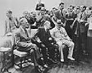 Le président Franklin D. Roosevelt, le premier ministre W.L. Mackenzie King et le premier ministre Winston Churchill, à la Conférence de Québec 18 Aug. 1943