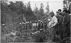 Cremation of a Hindu labourer near Victoria, BC. June 15, 1907 15 juin 1907