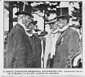 [Service commémoratif, Grosse-île, P.Q.] Un grand rassemblement commémoratif canadien. Le lieutenant-gouverneur du Québec, à gauche, regarde le spectacle July 1909