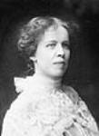 Isabel Christina Grace (Bella) King, sister of W.L. Mackenzie King ca. 1910
