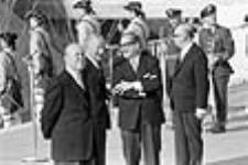 Cérémonie d'ouverture de l'Expo 67 avec le très Honorable Lester B. Pearson, premier ministre du Canada; le très honorable Roland Michener, gouverneur-général; Monsieur Daniel Johnson, premier ministre du Québec et Monsieur Jean Drapeau maire de Montréal 1967