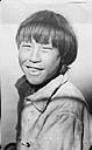 Garçon inuit non identifié [Simeon Ayaruak (défunt). Il était le fils de John Ayaruak] 15-18 August 1945.
