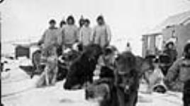 Inuit from Frobisher Bay at Mingotok camp 1927