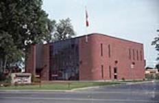 [Bureau de poste de Contrecoeur, Québec] [document iconographique] / [Photographié par] [Anatole Walker] 1980
