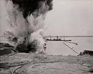 Mine explodes close to shore [graphic material] 1944.