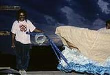 T-Shirt (Alvin) Alleyne arriving with costume on trailer - King and Queen competition - Caripeg Carnival 11 août 1989