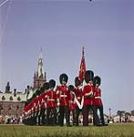 The Changing of the Guards ceremony held on Parliament Hill, Ottawa, Ontario.  septembre 1961