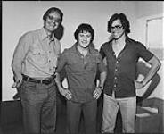 De G à D : Bob Burns (EMM-CEE Productions), Sean Fagan et Claude Pacardi (Irving-Almo Publishing) [between 1970-1980]