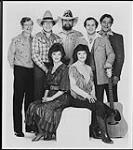 Portrait de groupe de The Family Brown [between 1980-1986].