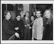 Ann Forbes, Jimmy Rankin, David MacMillan, Mia Rankin, Bruce Gordon and Kyla McDonald gathered for an unidentified occasion [entre 1990-2000].