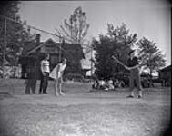 Jeu de softball des filles de laboratoire et des infirmières [document iconographique] 31 May 1951
