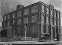 Kemp Manufacturing Co. later General Steel Wares Ltd., River St. at Wilton St. (Dundas St. E.) old auto 1913